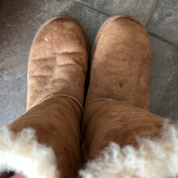 UGGS Tall brown with Bailey Bow 111 - Picture 3 of 6